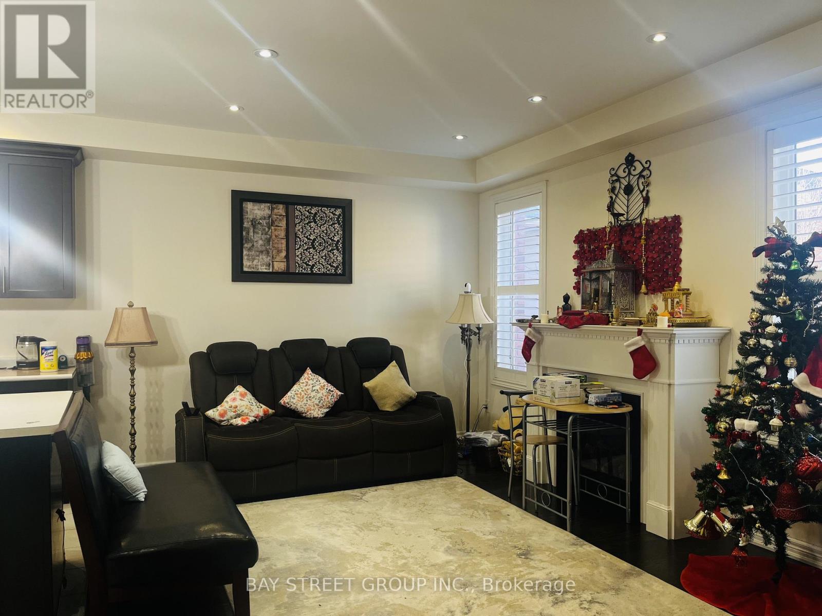 571 Sixteen Mile Drive, Oakville, Ontario  L6M 0P8 - Photo 10 - W12680352