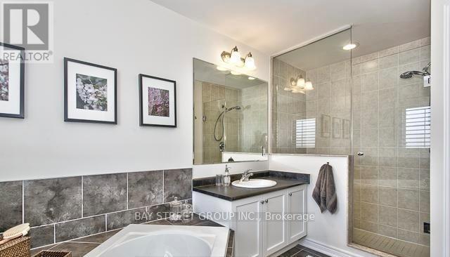 571 Sixteen Mile Drive, Oakville, Ontario  L6M 0P8 - Photo 16 - W12680352