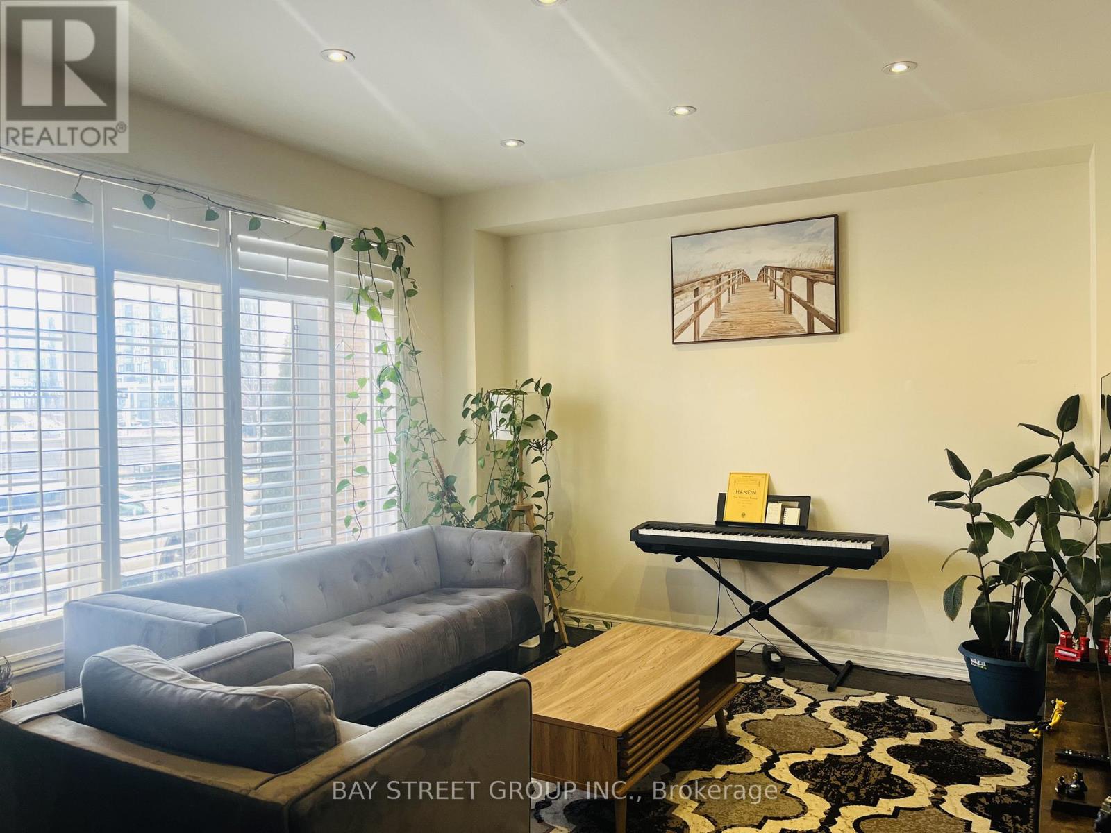 571 Sixteen Mile Drive, Oakville, Ontario  L6M 0P8 - Photo 2 - W12680352