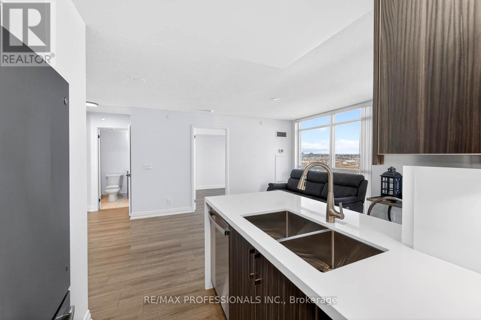 2110 - 215 Sherway Gardens Road, Toronto, Ontario  M9C 0A4 - Photo 14 - W12680388