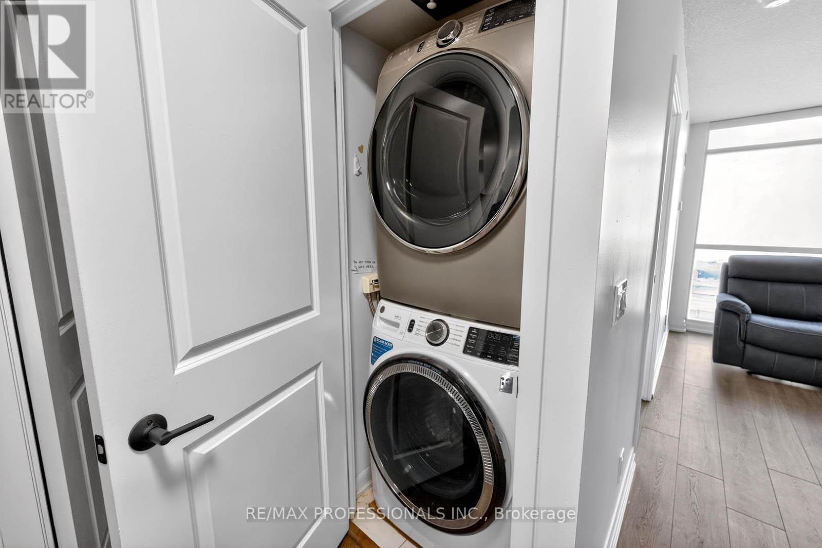 2110 - 215 Sherway Gardens Road, Toronto, Ontario  M9C 0A4 - Photo 21 - W12680388