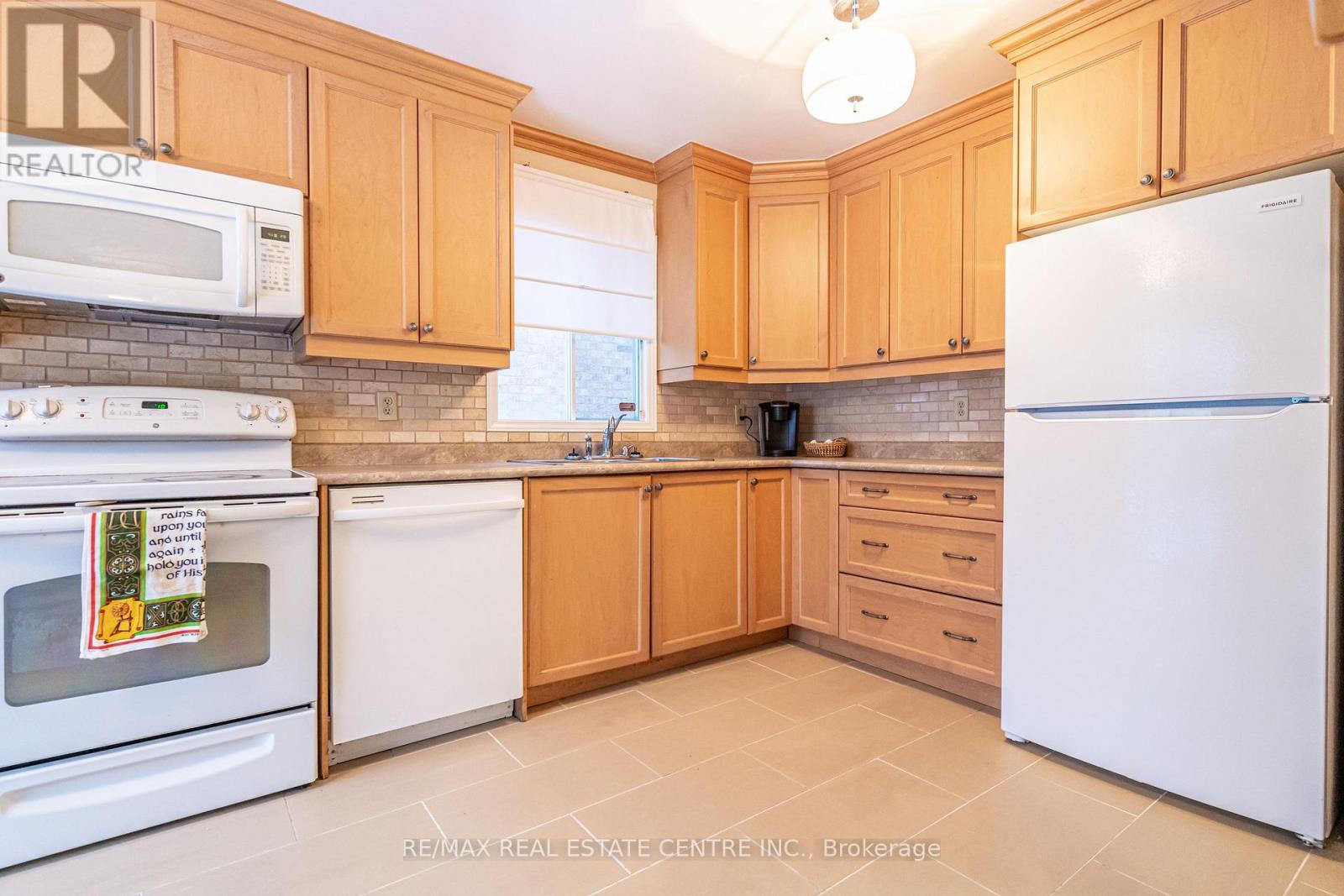 40 Cranmore Court, Brampton, Ontario  L6Z 2Z8 - Photo 14 - W12680396