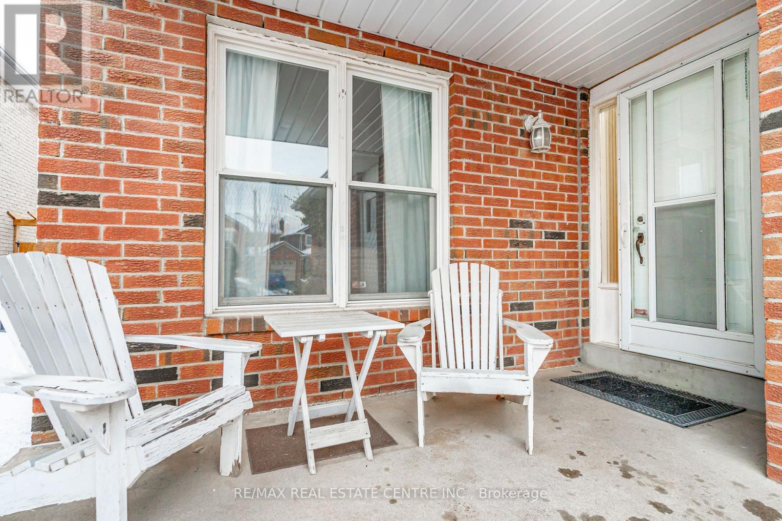 40 Cranmore Court, Brampton, Ontario  L6Z 2Z8 - Photo 5 - W12680396