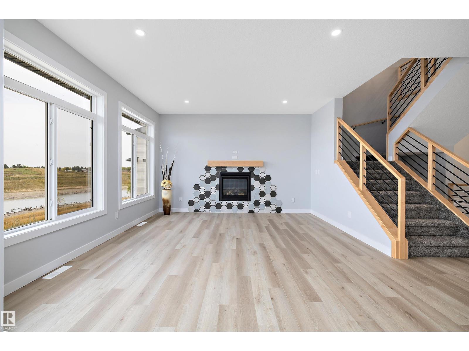 10214 92a Av, Morinville, Alberta  T8R 2R4 - Photo 6 - E4458800