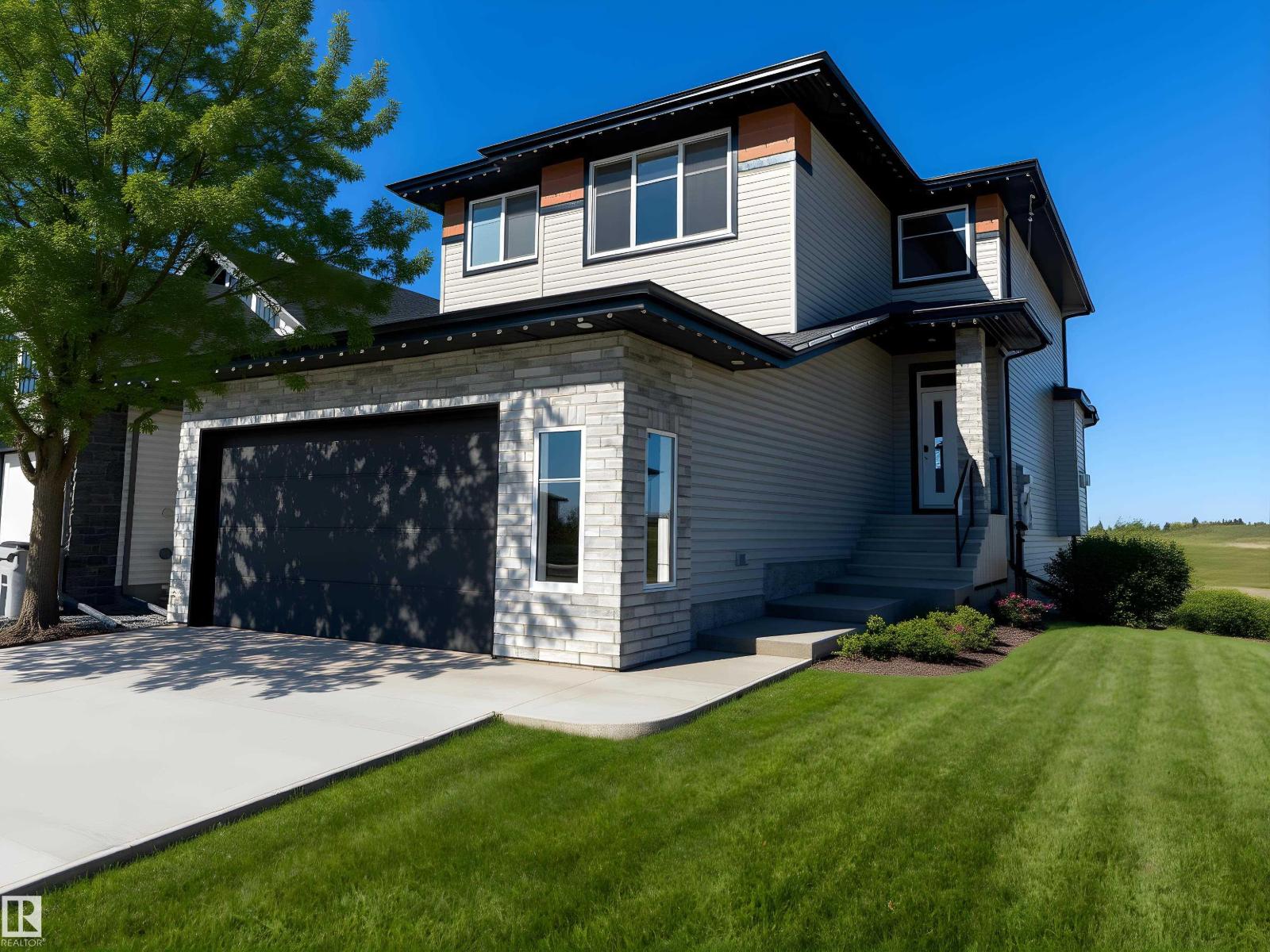 10214 92A AV, Morinville, Alberta