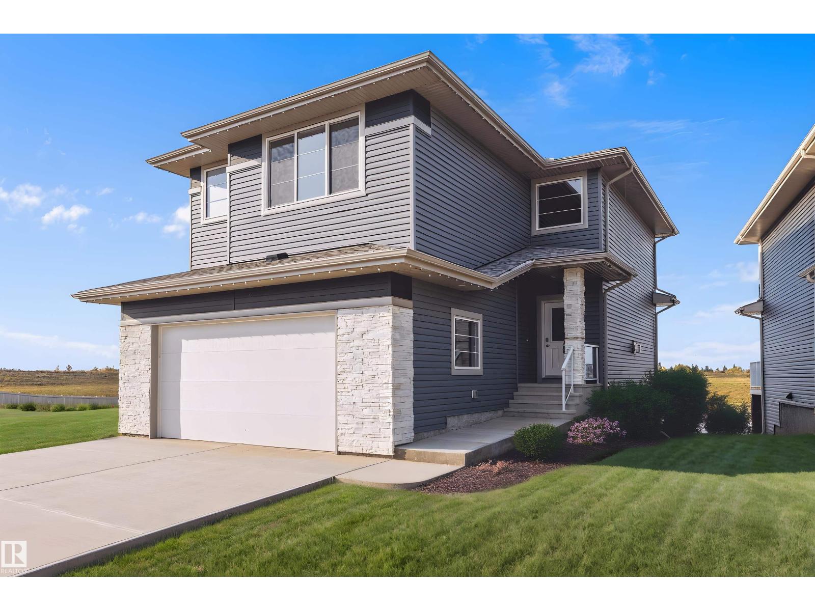 10238 92A AV, Morinville, Alberta