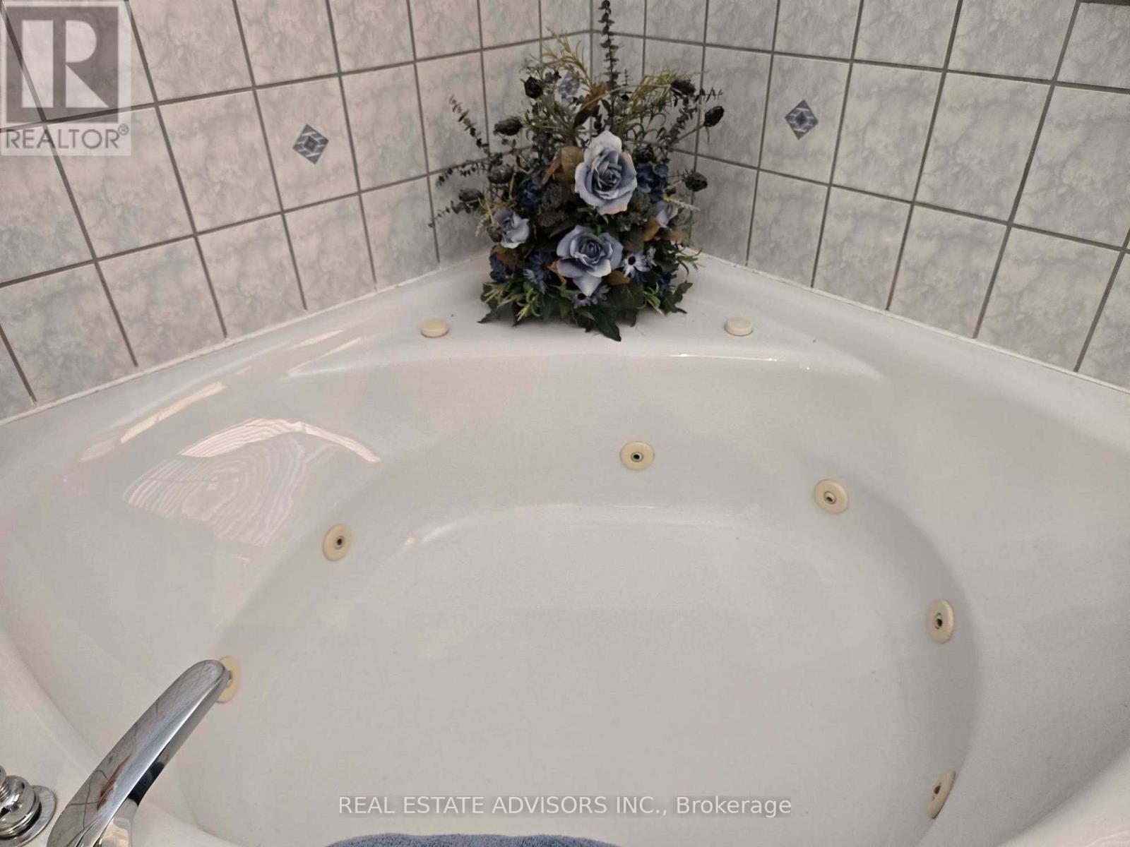 1069 Bird Road, Haldimand, Ontario  N1A 2W2 - Photo 9 - X12680142