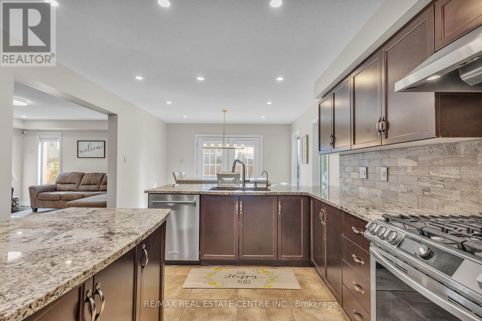 237 Goodwin Drive, Guelph, Ontario  N1L 0K1 - Photo 11 - X12680146