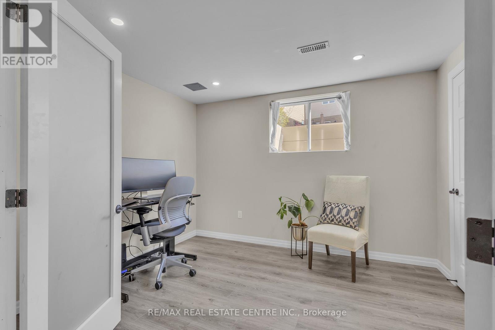 237 Goodwin Drive, Guelph, Ontario  N1L 0K1 - Photo 31 - X12680146