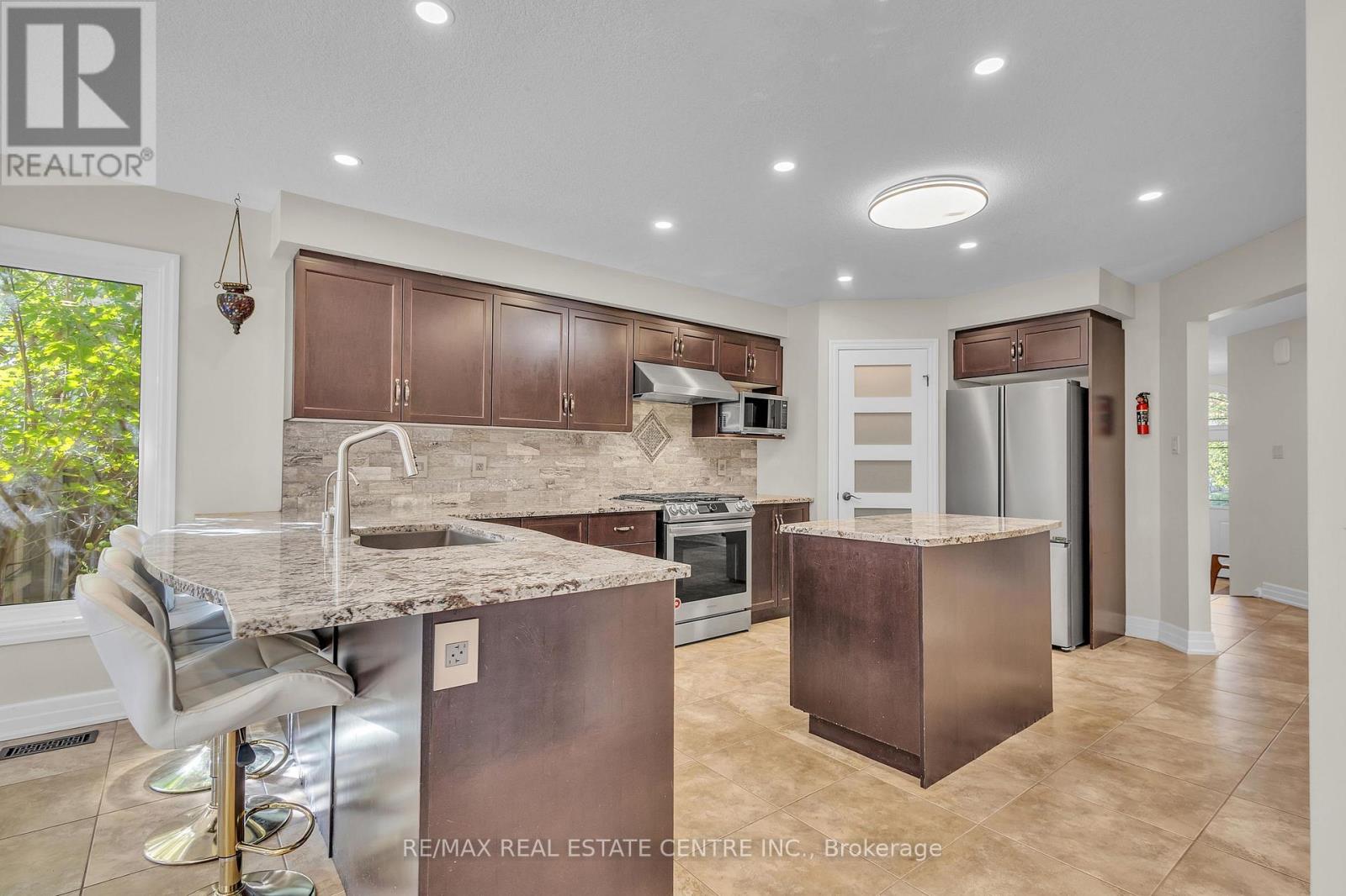 237 Goodwin Drive, Guelph, Ontario  N1L 0K1 - Photo 9 - X12680146