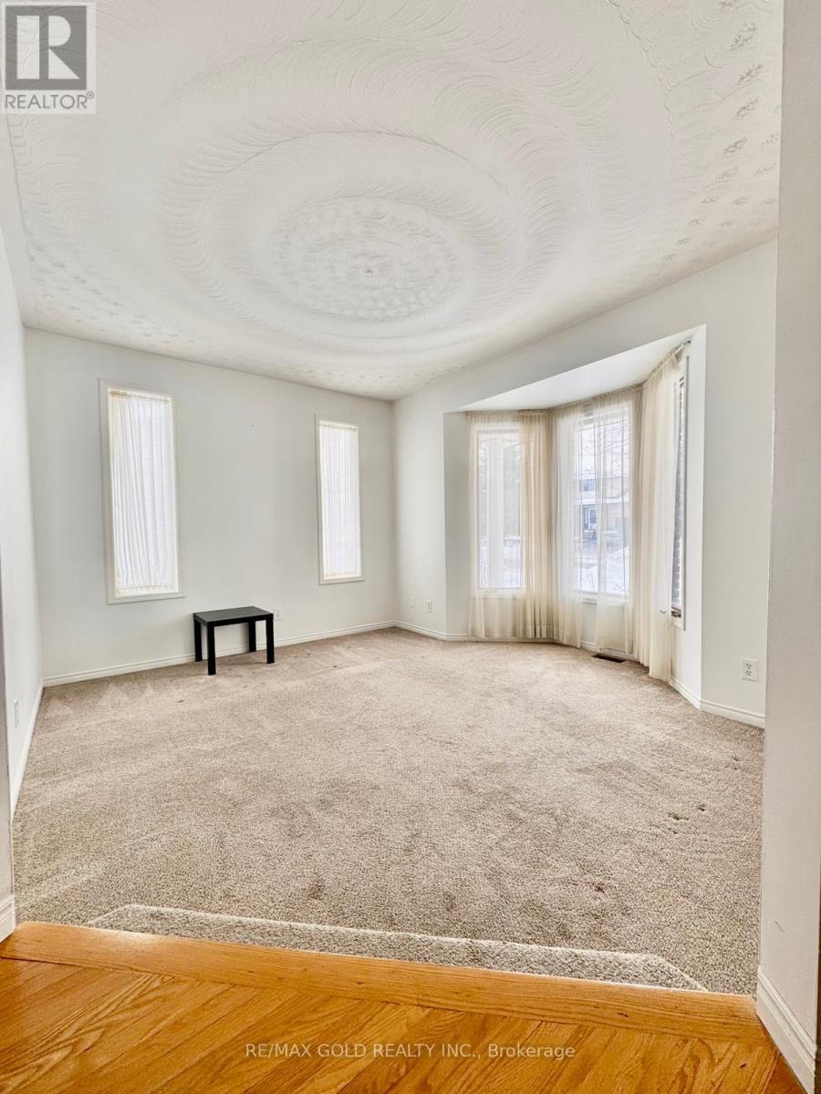 140 Dinison Crescent, Kitchener, Ontario  N2E 2V2 - Photo 4 - X12680300