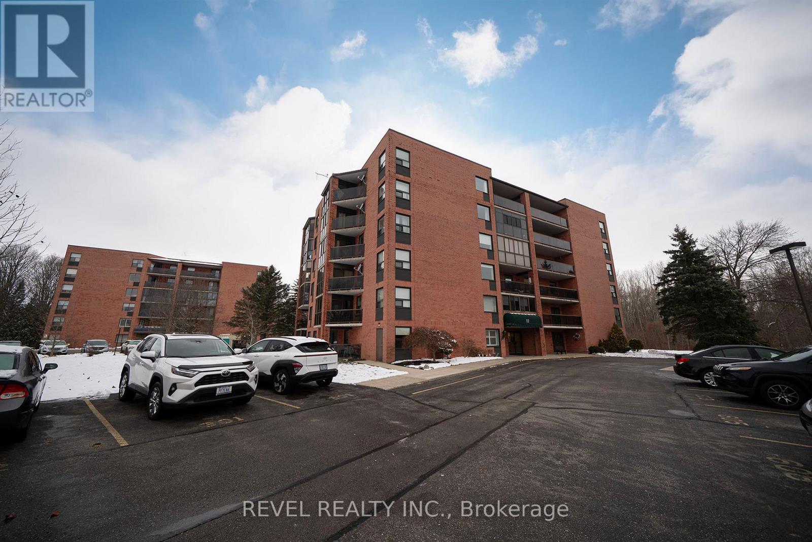 501 - 11 MILL POND COURT, Norfolk, Ontario