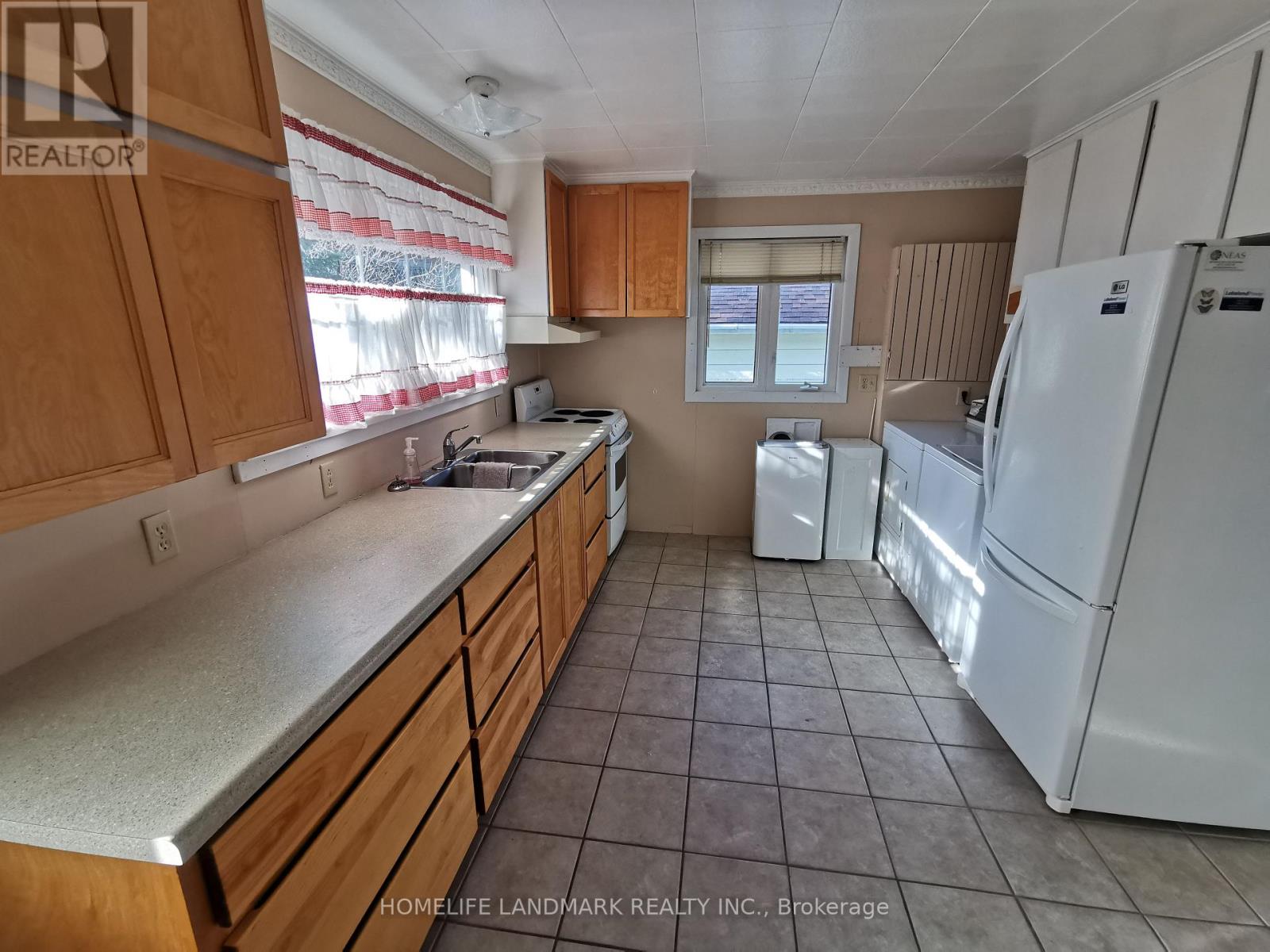 1137 118 Highway, Bracebridge, Ontario  P1L 0K3 - Photo 4 - X12680398