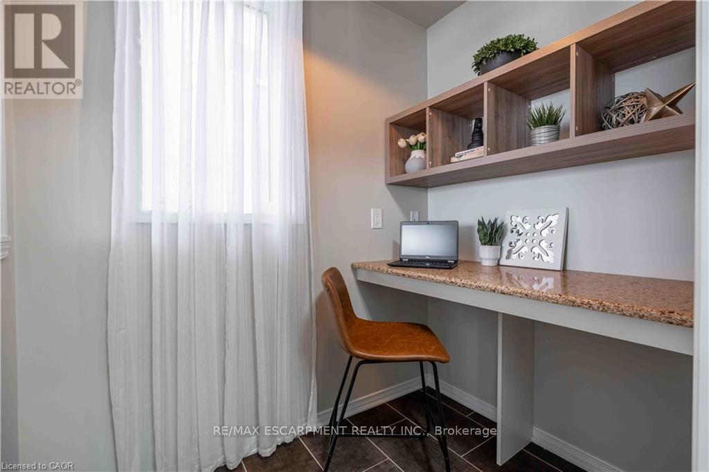 115 Larry Crescent, Haldimand, Ontario  N3W 0B2 - Photo 18 - X12680418