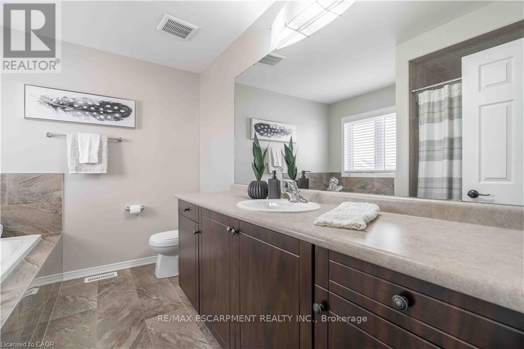 115 Larry Crescent, Haldimand, Ontario  N3W 0B2 - Photo 24 - X12680418