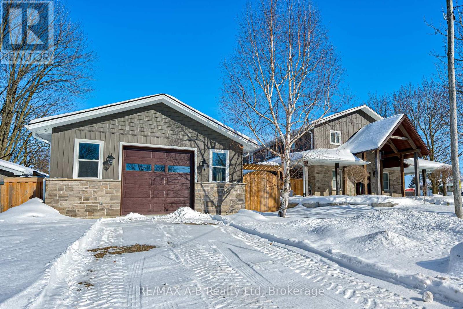 197 Trafalgar Street N, West Perth, Ontario  N0K 1N0 - Photo 2 - X12146166