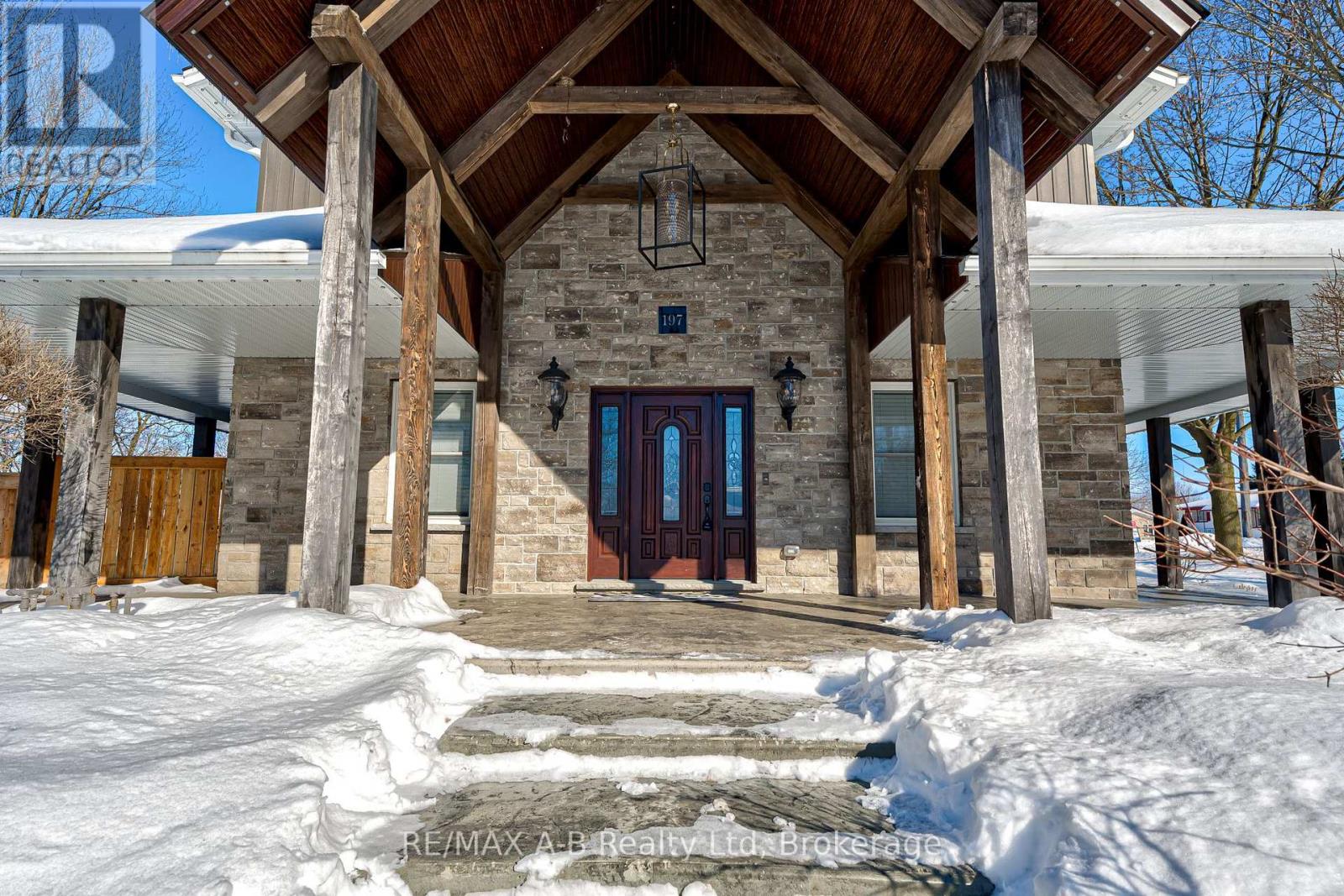 197 Trafalgar Street N, West Perth, Ontario  N0K 1N0 - Photo 5 - X12146166