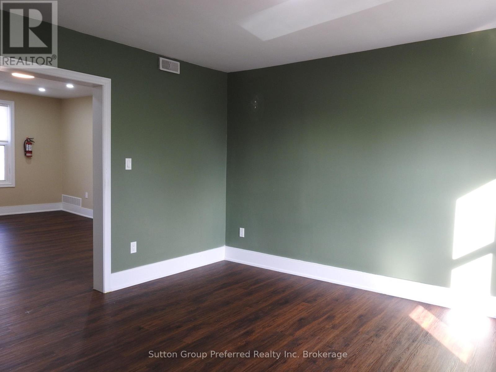 1792 Longwoods Road, Southwest Middlesex, Ontario  N0L 2N9 - Photo 28 - X12680444