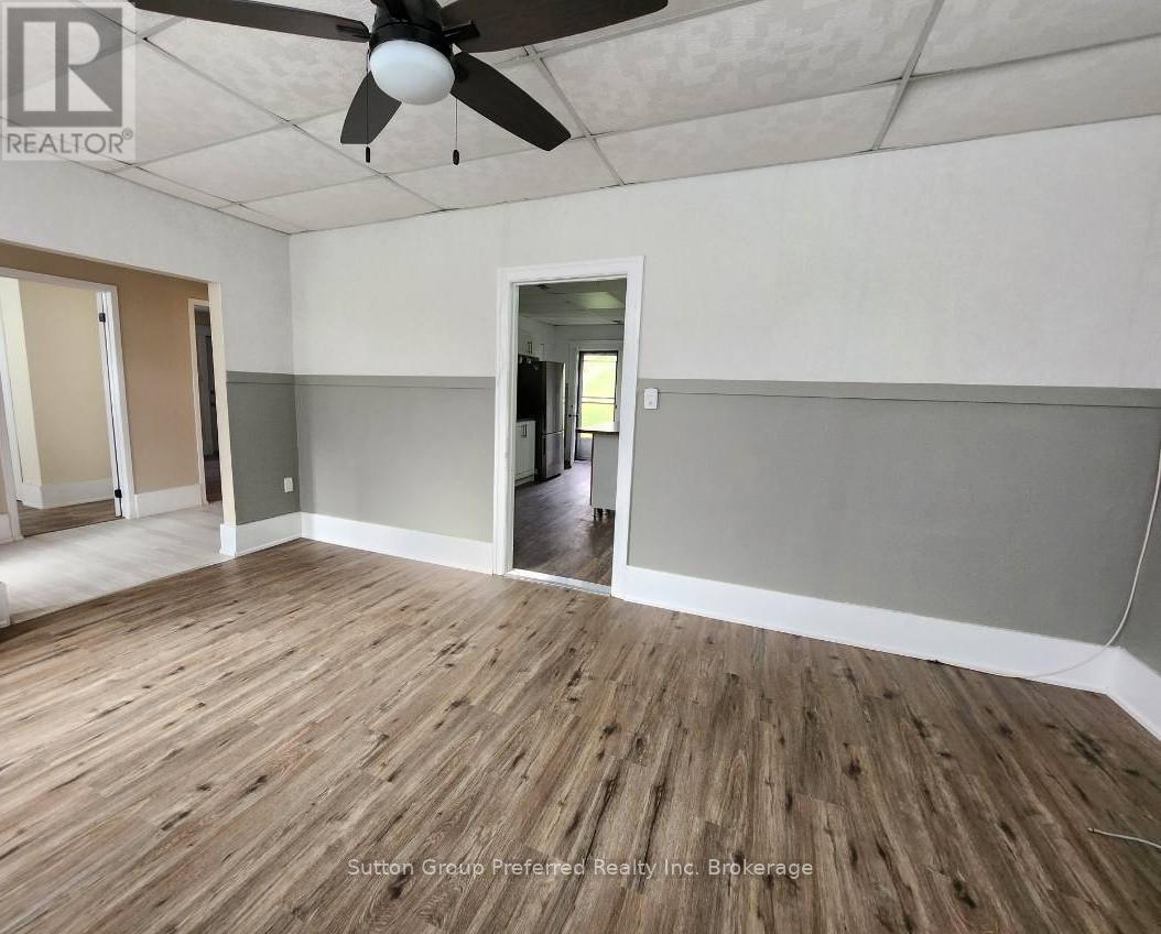 1792 Longwoods Road, Southwest Middlesex, Ontario  N0L 2N9 - Photo 6 - X12680444