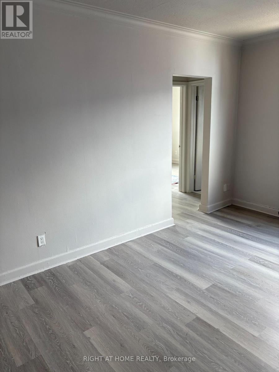 1020 O'connor Drive, Toronto, Ontario  M4B 2T3 - Photo 10 - E12679478