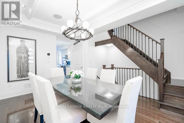 142 Rebecca Street, Oakville, Ontario  L6K 1J5 - Photo 5 - W12679706