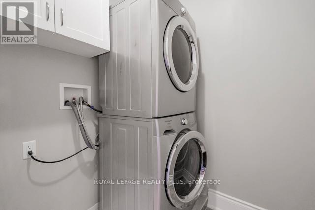 142 Rebecca Street, Oakville, Ontario  L6K 1J5 - Photo 26 - W12679706