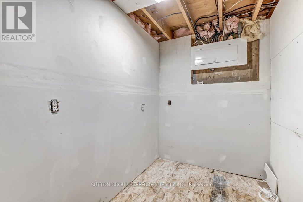 195 Myrtle Street, St. Thomas, Ontario  N5R 2G8 - Photo 18 - X12680550