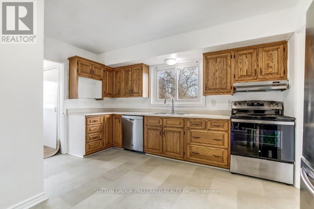 195 Myrtle Street, St. Thomas, Ontario  N5R 2G8 - Photo 3 - X12680550