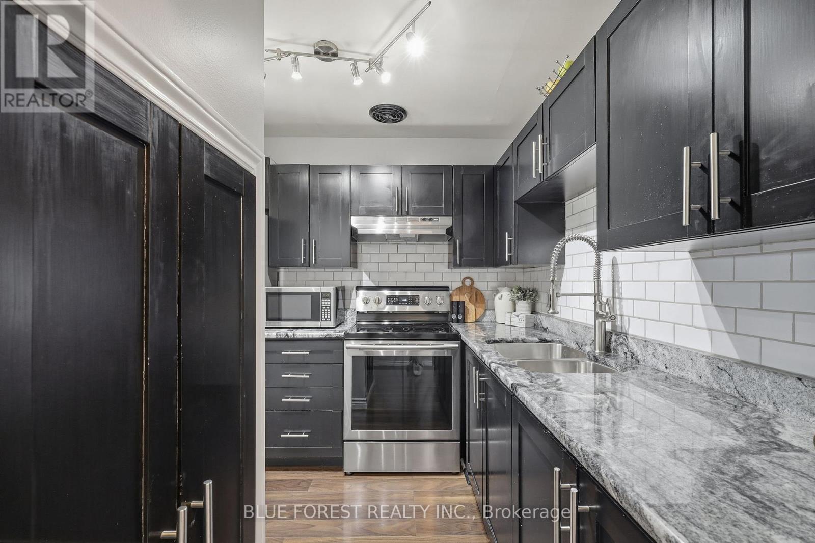 16 - 821 Southdale Road E, London South, Ontario  N6E 1V7 - Photo 10 - X12680566