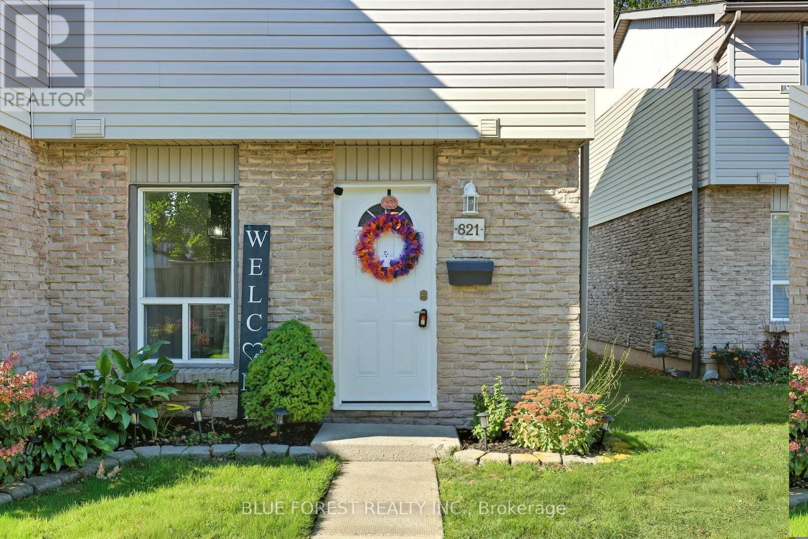 16 - 821 Southdale Road E, London South, Ontario  N6E 1V7 - Photo 2 - X12680566