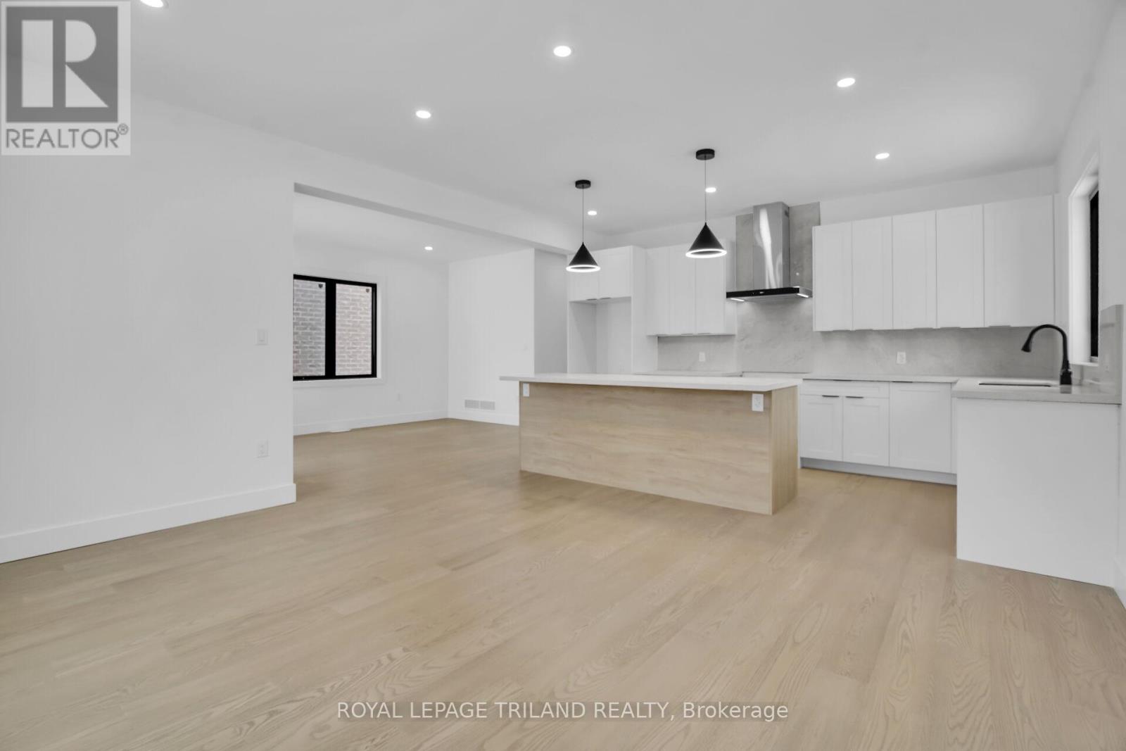 3853 Big Leaf Trail, London South, Ontario  N6P 0A3 - Photo 12 - X12680600