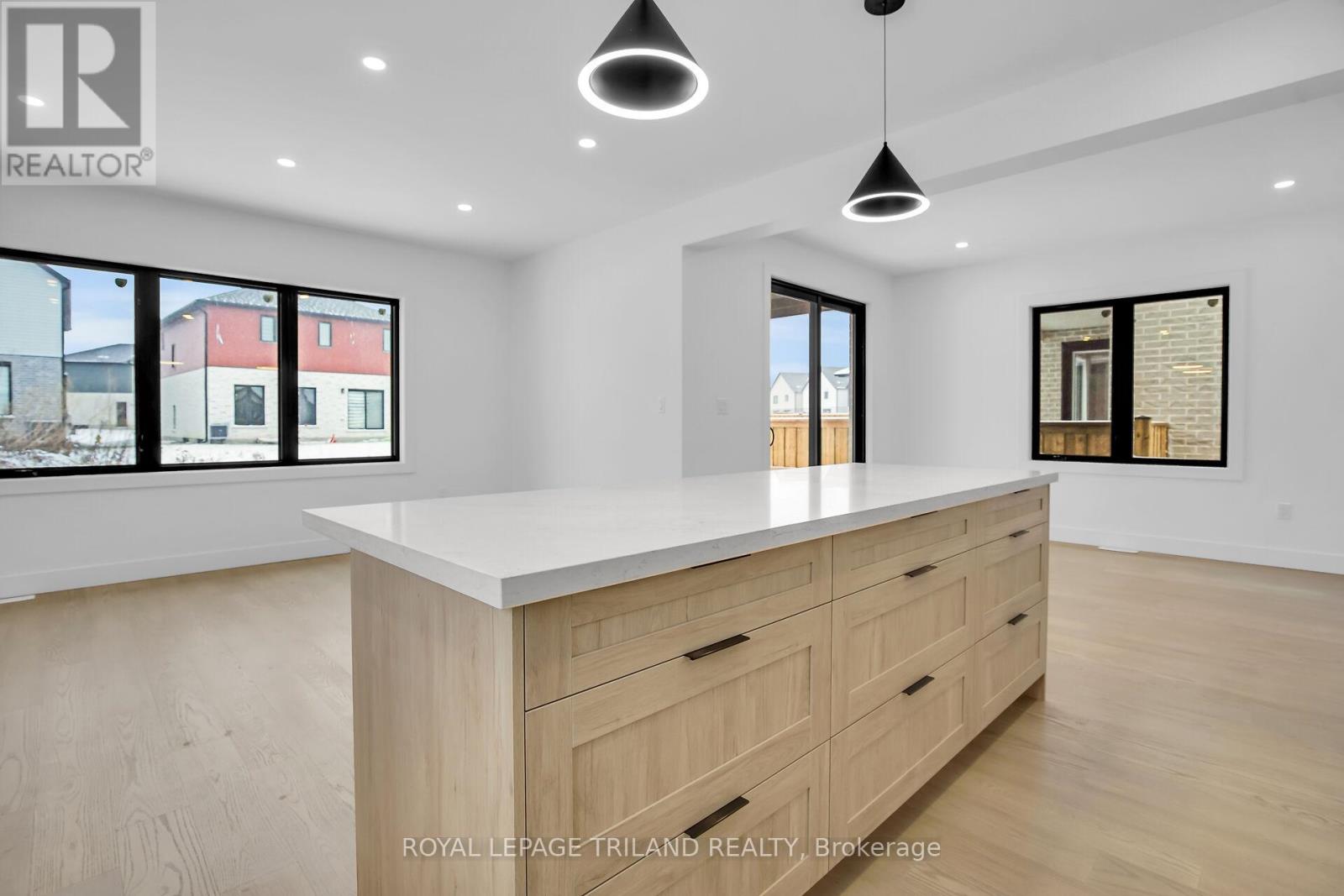 3853 Big Leaf Trail, London South, Ontario  N6P 0A3 - Photo 8 - X12680600