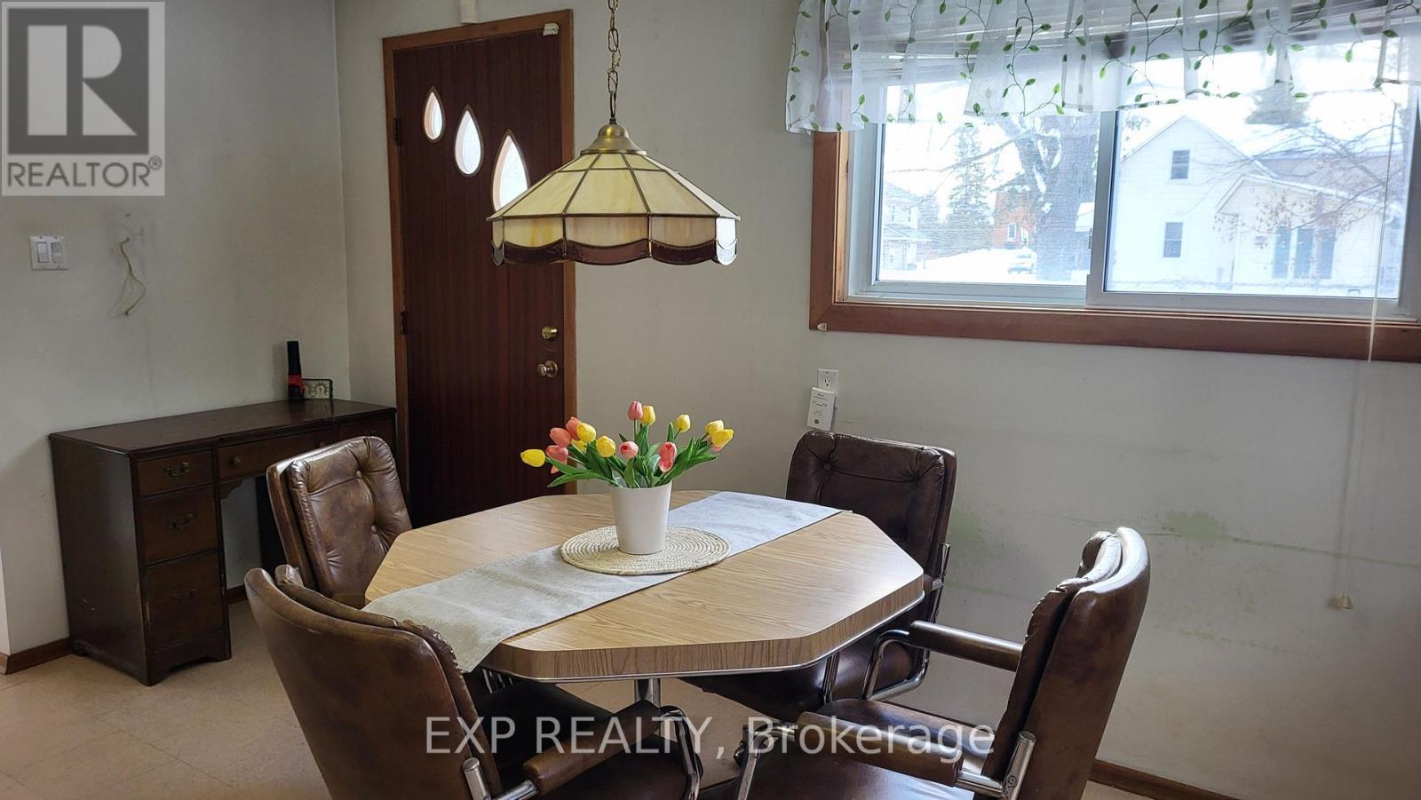 142 Hincks Avenue W, Renfrew, Ontario  K7V 3S9 - Photo 12 - X12680560