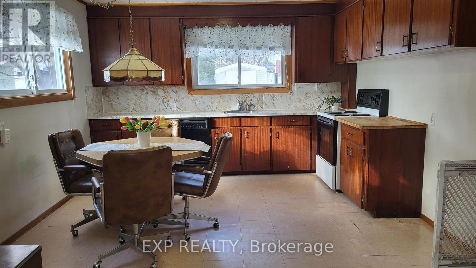 142 Hincks Avenue W, Renfrew, Ontario  K7V 3S9 - Photo 15 - X12680560