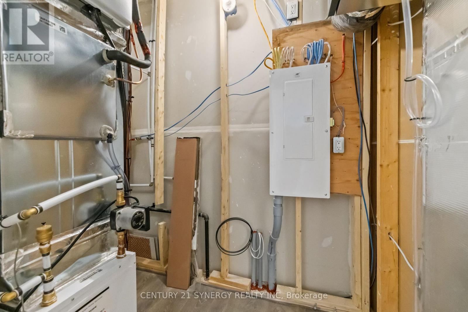 1302 Creekway Private, Ottawa, Ontario  K2T 0R8 - Photo 15 - X12680604