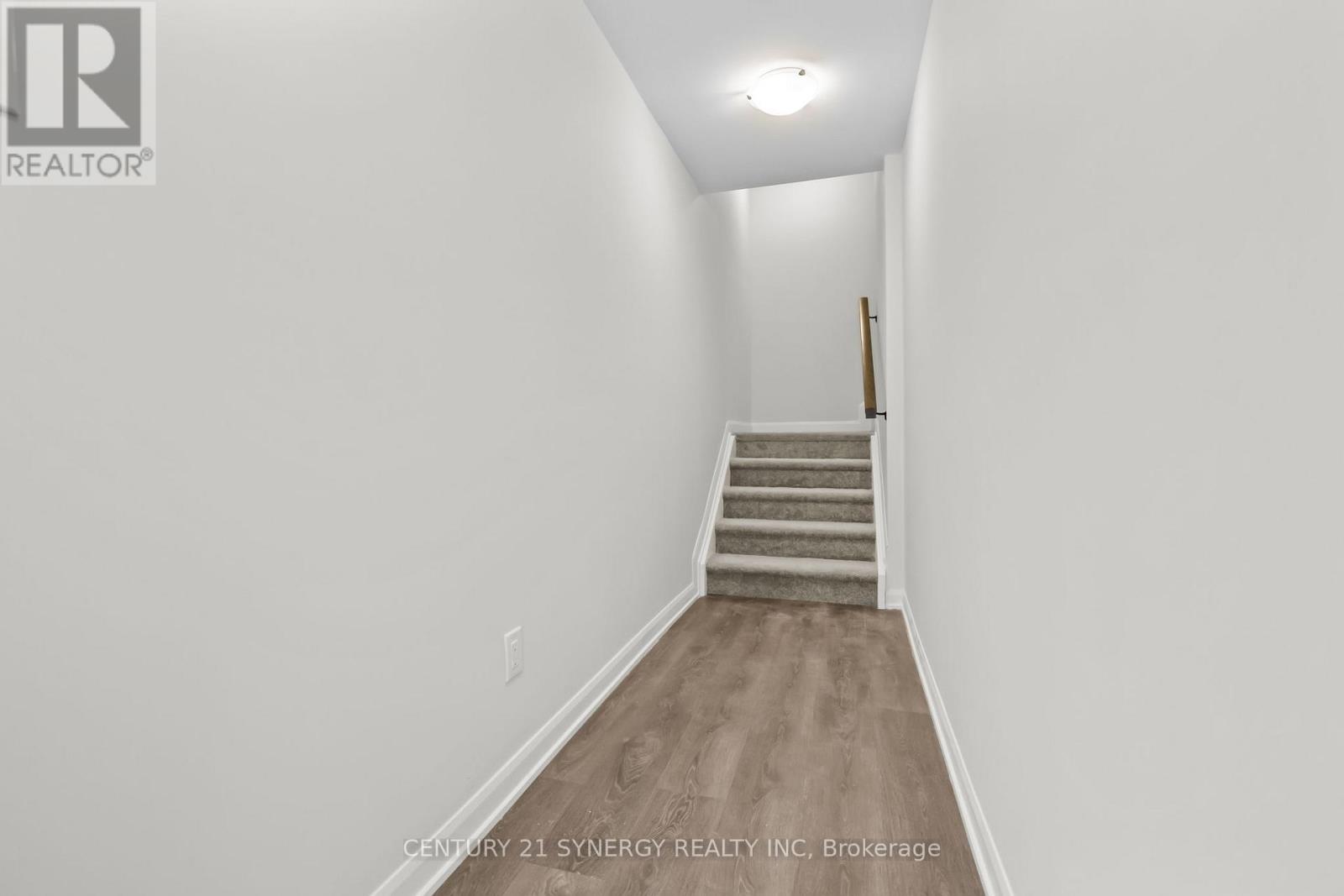 1302 Creekway Private, Ottawa, Ontario  K2T 0R8 - Photo 2 - X12680604