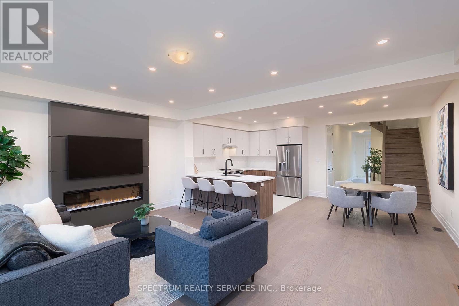 203 Grand Trunk Avenue, Vaughan, Ontario  L6A 5E5 - Photo 10 - N12596658