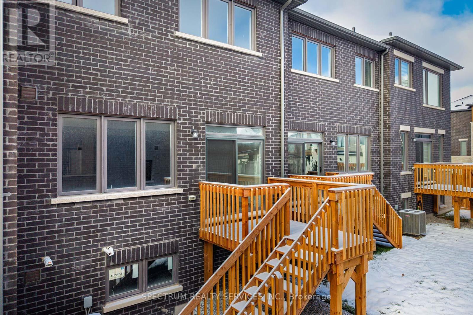 203 Grand Trunk Avenue, Vaughan, Ontario  L6A 5E5 - Photo 44 - N12596658