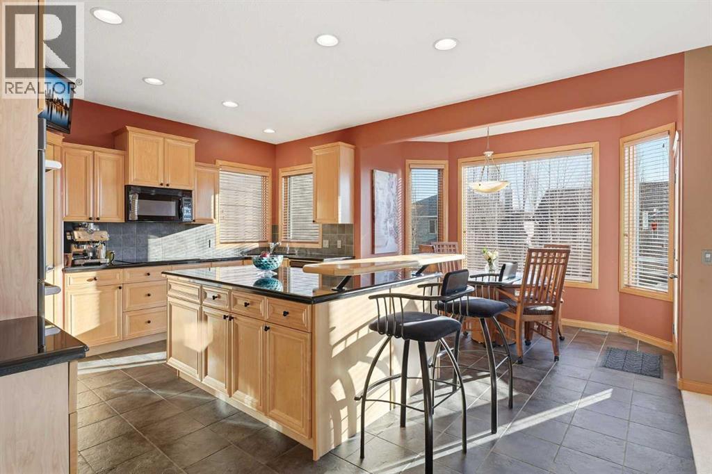 133 Royal Abbey Court Nw, Calgary, Alberta  T3G 4Y3 - Photo 9 - A2276926