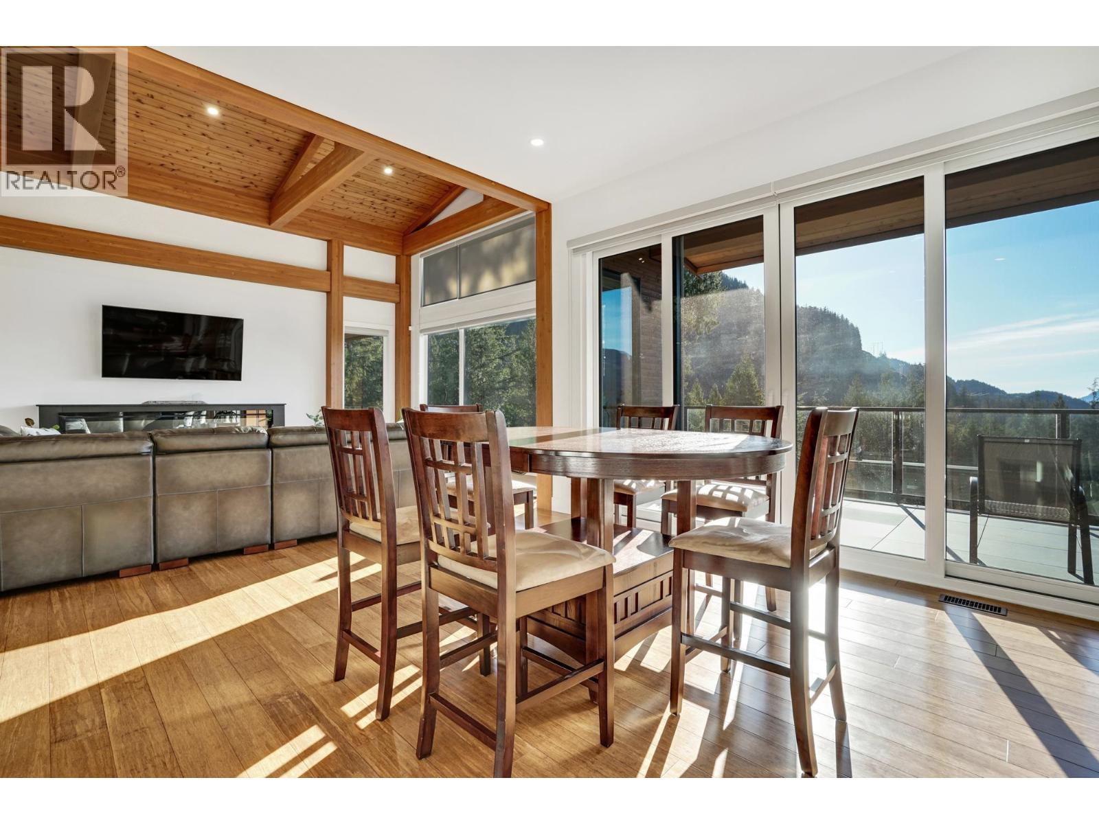 1024 Goat Ridge Drive, Britannia Beach, British Columbia  V8B 1J2 - Photo 10 - R3077724