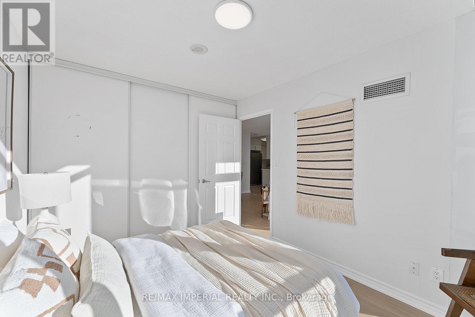 2318 - 35 Hollywood Avenue, Toronto, Ontario  M2N 0A9 - Photo 17 - C12680464