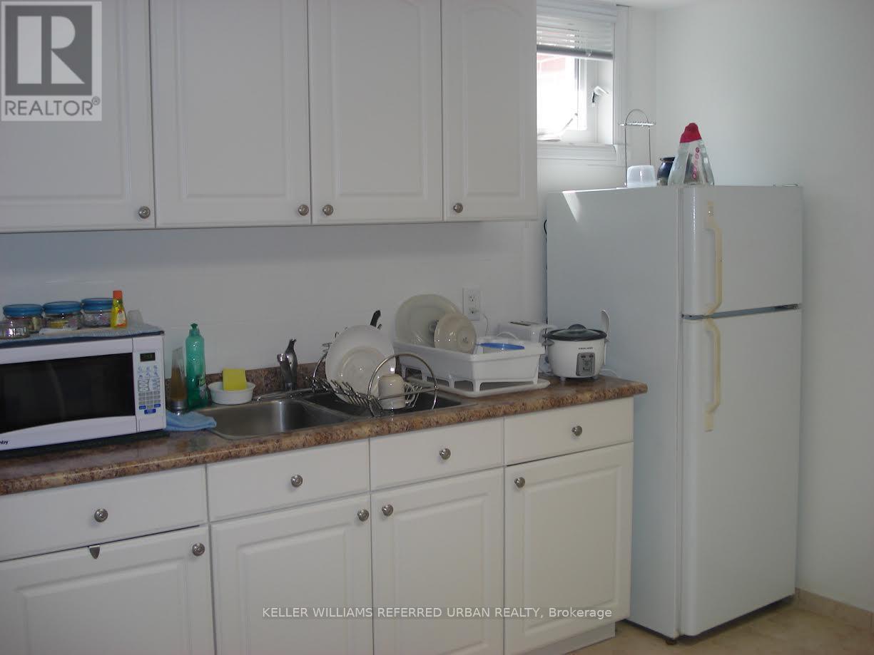 114 Kennard Avenue, Toronto (Bathurst Manor), Ontario  M3H 4M4 - Photo 2 - C12680490