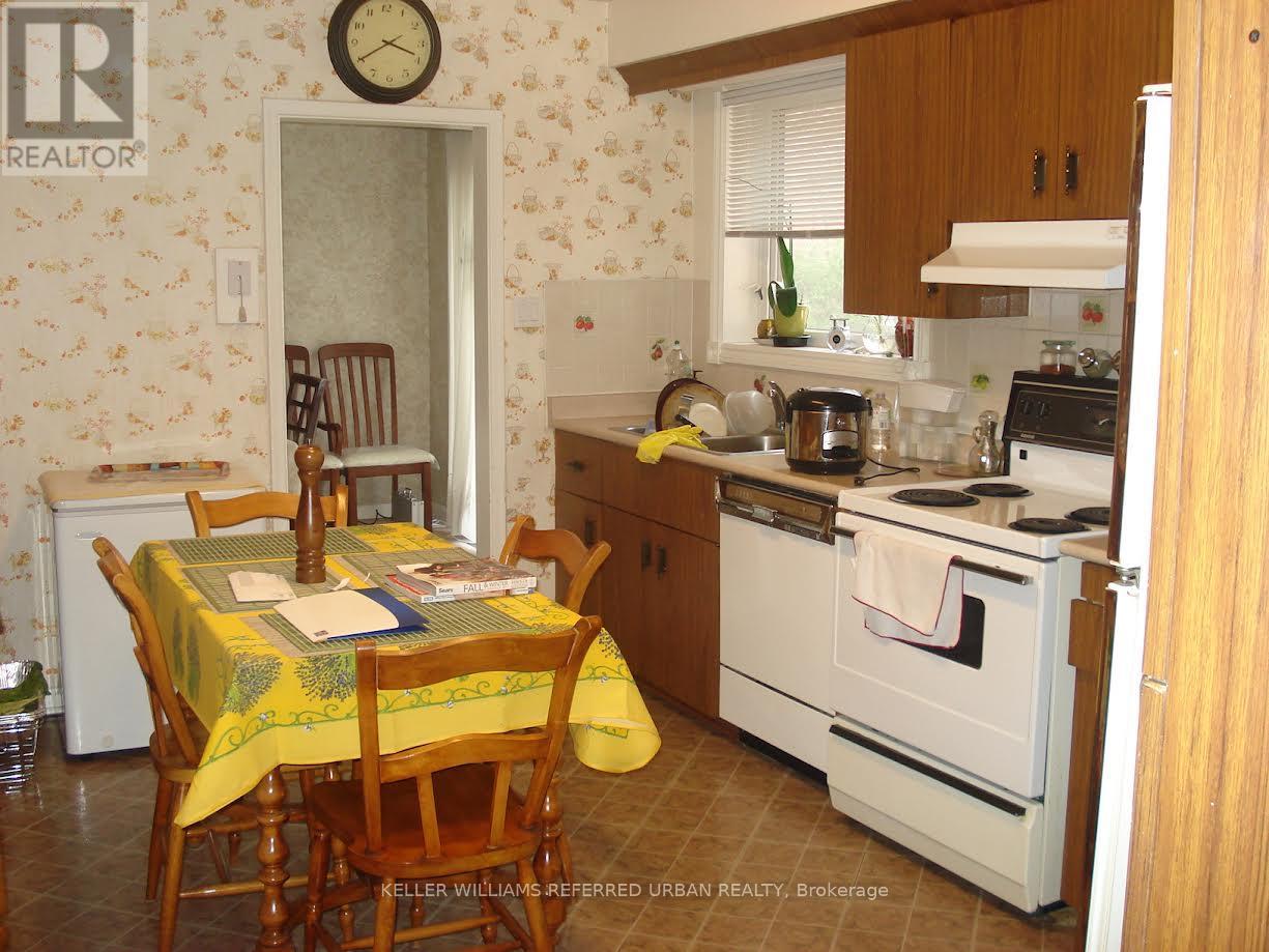 114 Kennard Avenue, Toronto (Bathurst Manor), Ontario  M3H 4M4 - Photo 39 - C12680490