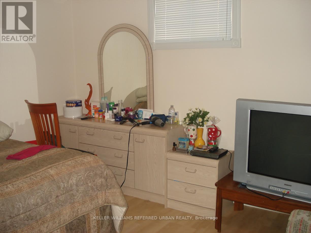 114 Kennard Avenue, Toronto (Bathurst Manor), Ontario  M3H 4M4 - Photo 5 - C12680490