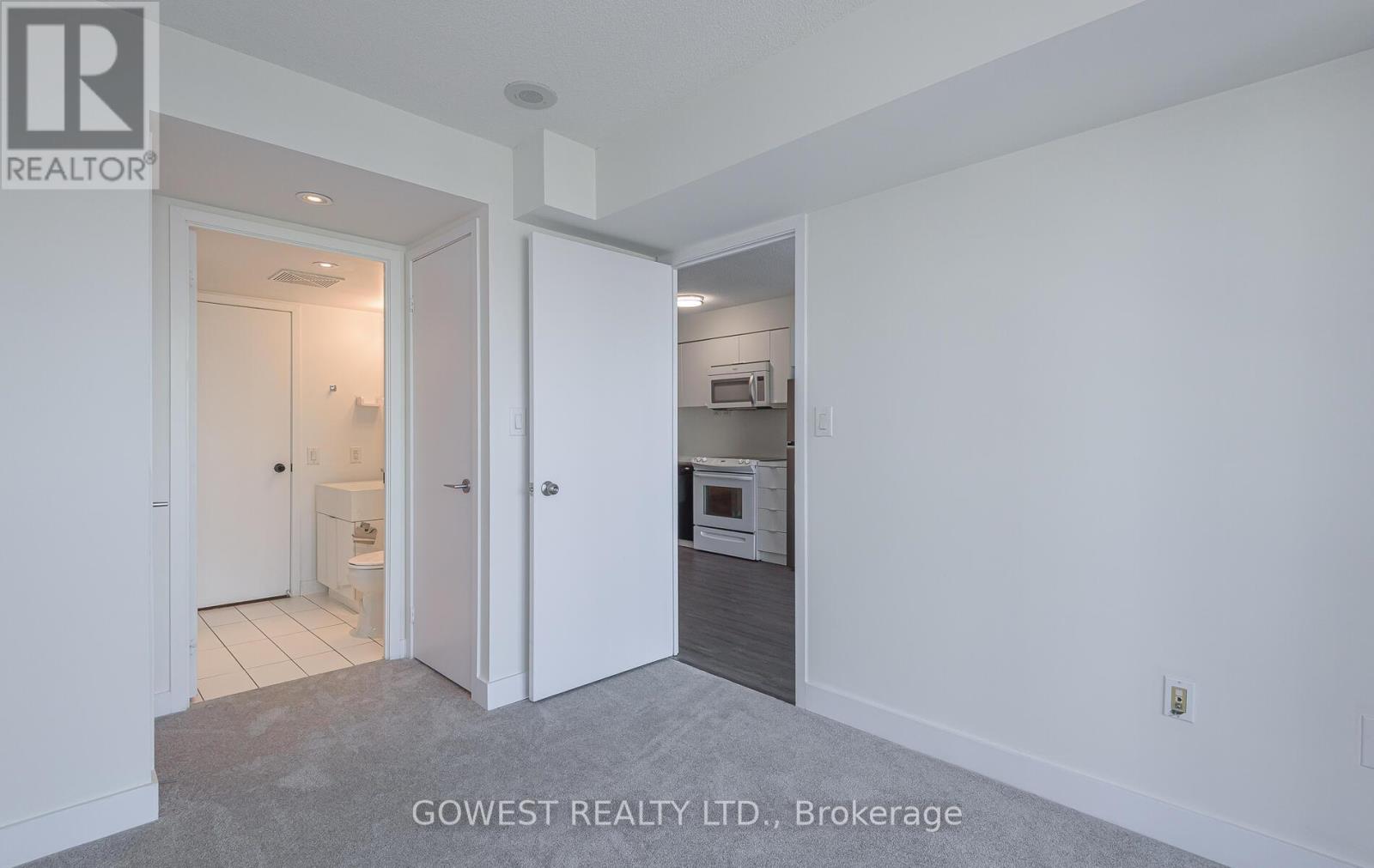 2516 - 15 Iceboat Terrace, Toronto, Ontario  M5V 4A5 - Photo 19 - C12680500