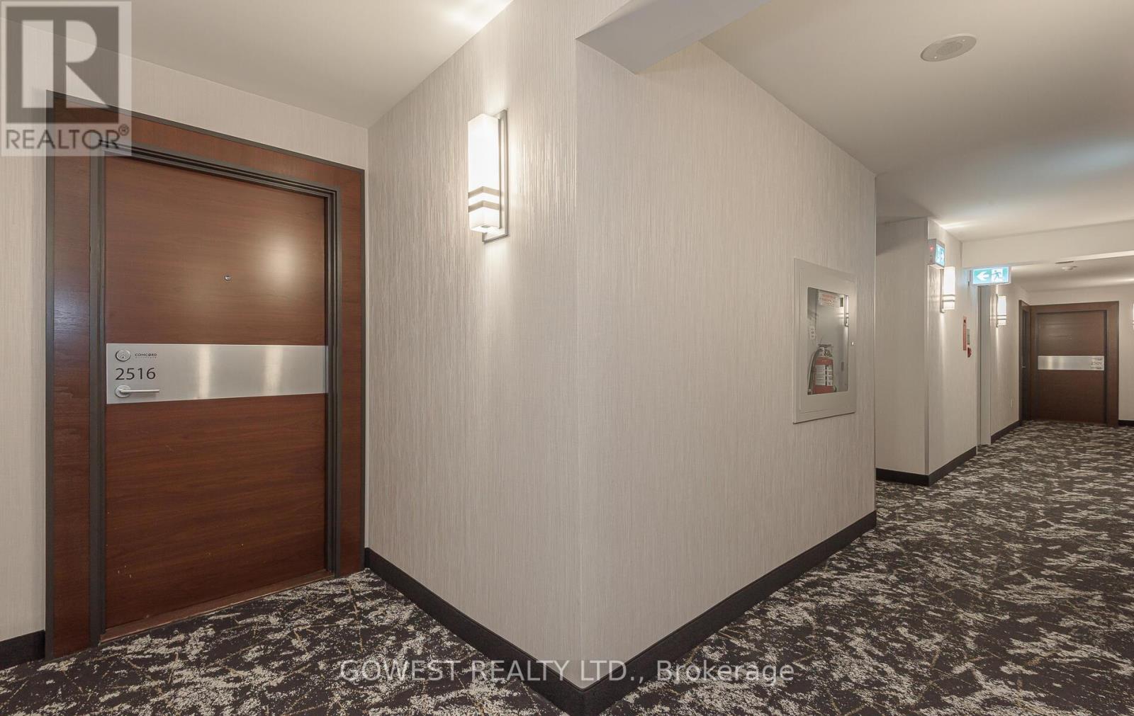 2516 - 15 Iceboat Terrace, Toronto, Ontario  M5V 4A5 - Photo 3 - C12680500