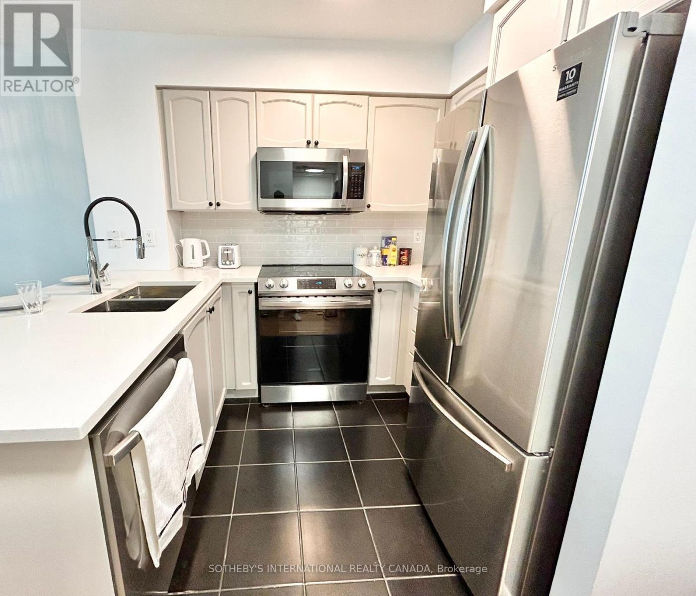 537 - 231 Fort York Boulevard, Toronto, Ontario  M5V 1B2 - Photo 9 - C12680524