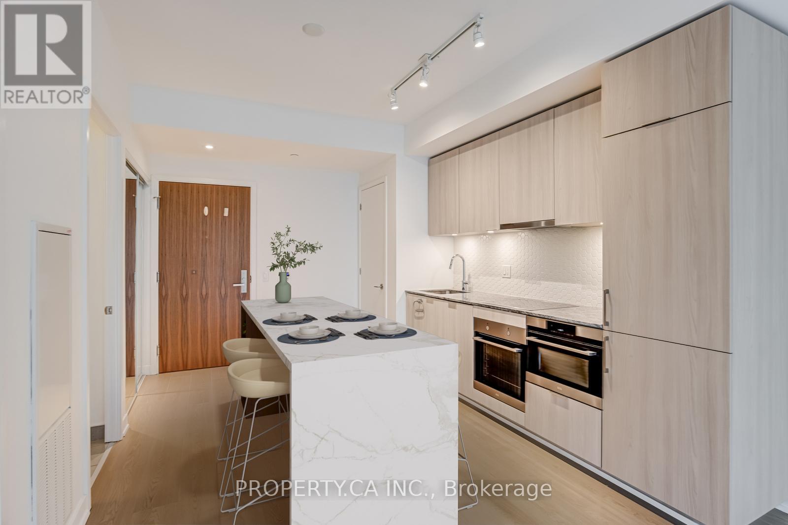 419 - 15 Queens Quay E, Toronto, Ontario  M5E 0C5 - Photo 2 - C12680588