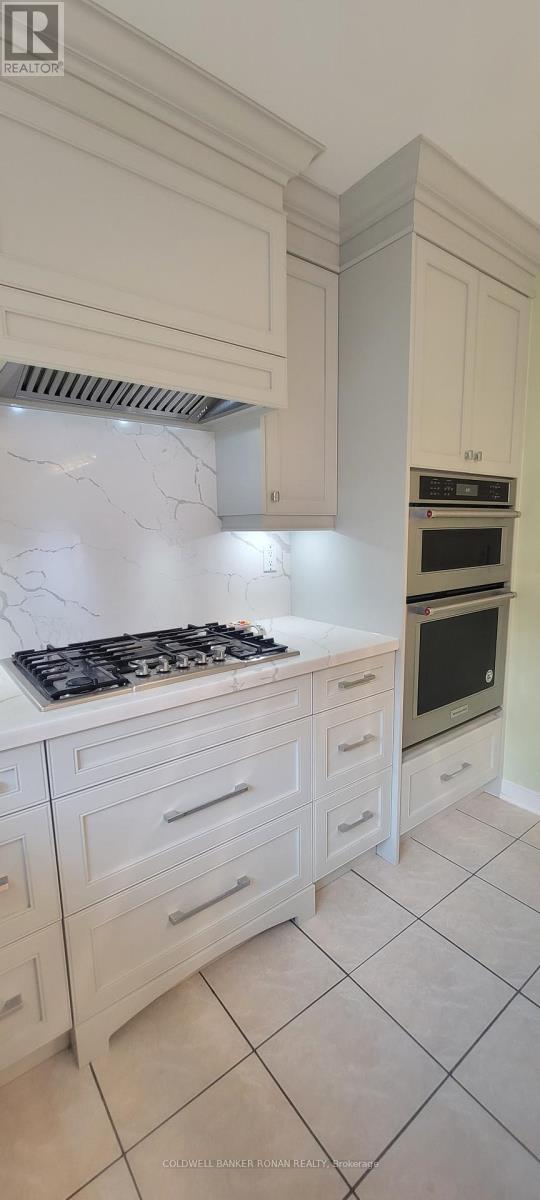 398 Marble Place, Newmarket, Ontario  L3X 2P1 - Photo 10 - N12680542