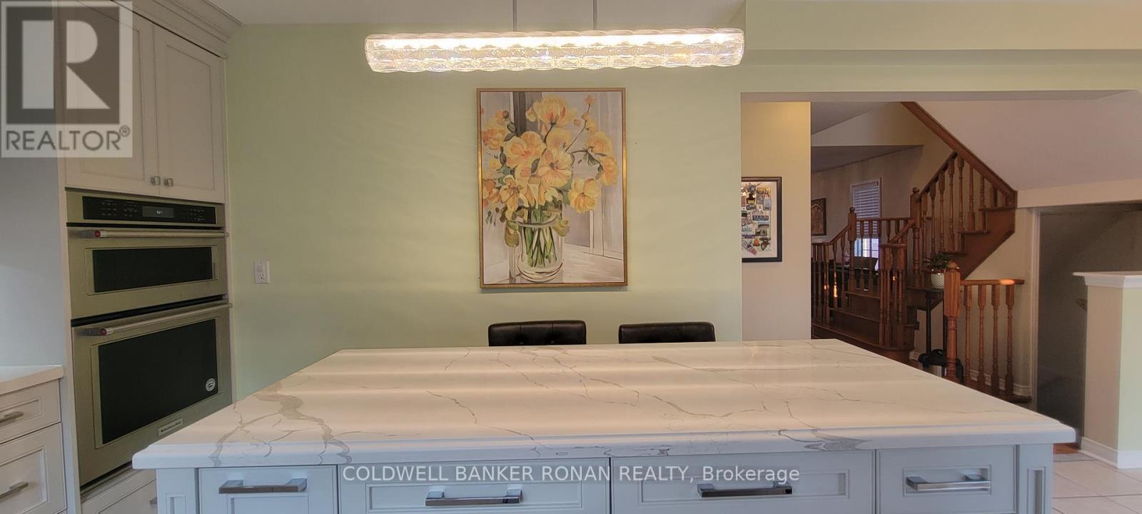 398 Marble Place, Newmarket, Ontario  L3X 2P1 - Photo 11 - N12680542